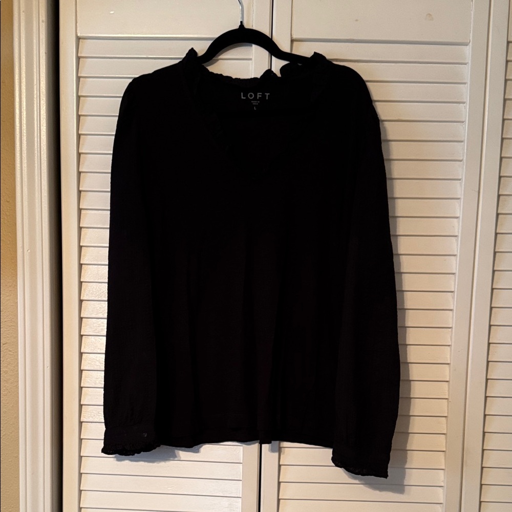 LOFT Cute Black Top